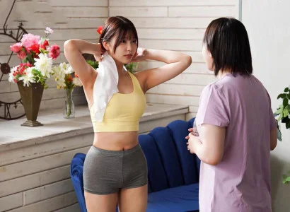 Em gái dáng chuẩn tập yoga xong bị bạn tập nện